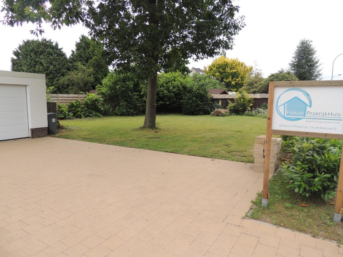 Fokus Praktijkhuis Hotel Dessel Bagian luar foto